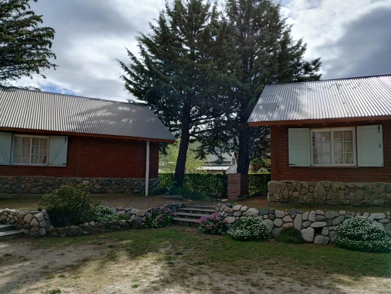 Cabanas Pyracantha Esquel Exterior photo